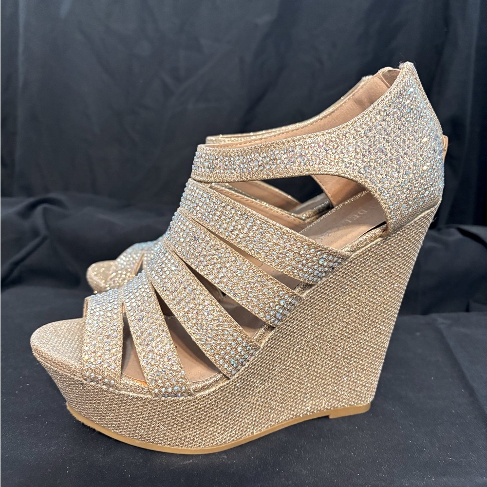 Elegant Gold Wedge Sandals